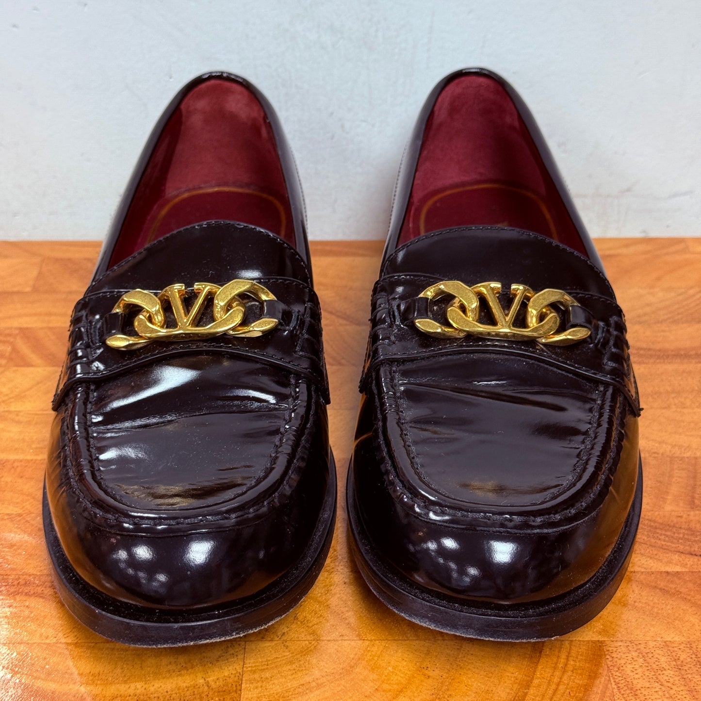 VALENTINO GARAVANI Black Leather Loafer Flats Size 37.5 (US 7/7.5)