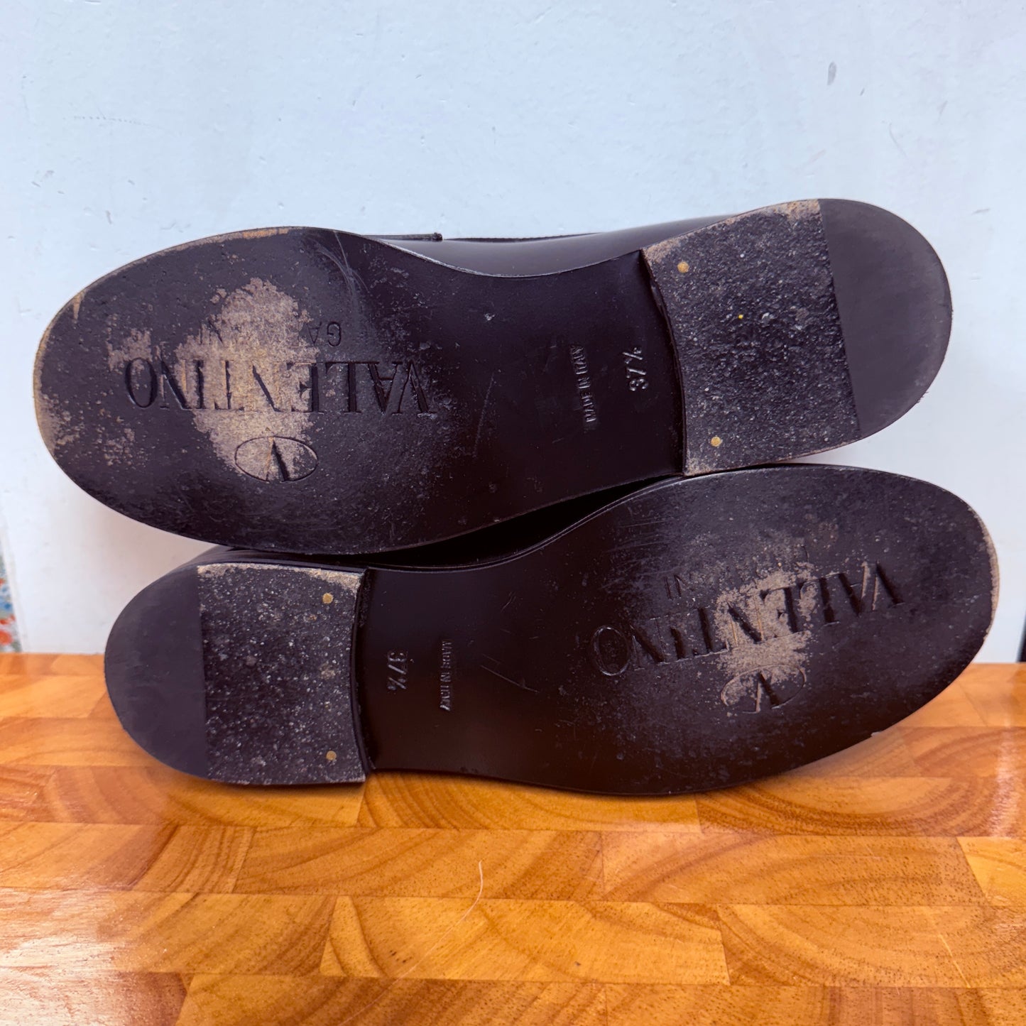 VALENTINO GARAVANI Black Leather Loafer Flats Size 37.5 (US 7/7.5)