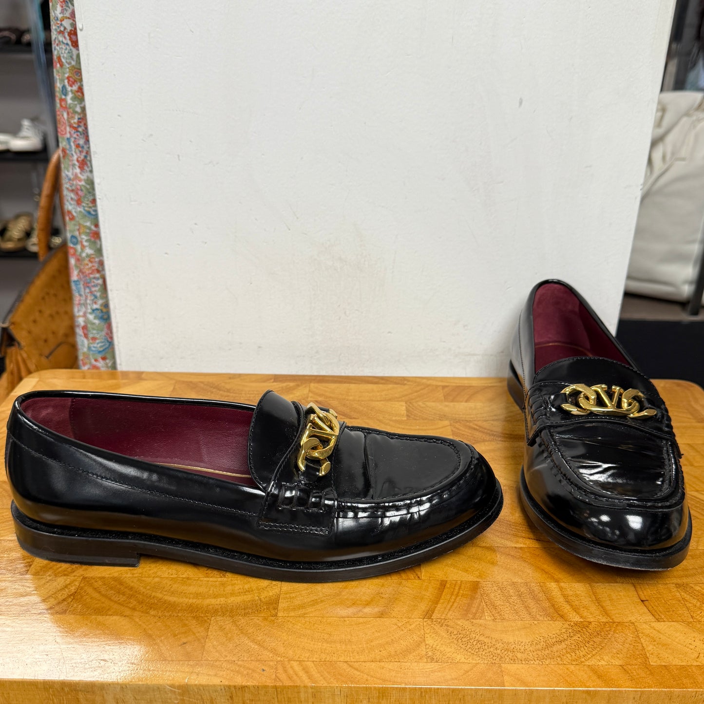VALENTINO GARAVANI Black Leather Loafer Flats Size 37.5 (US 7/7.5)