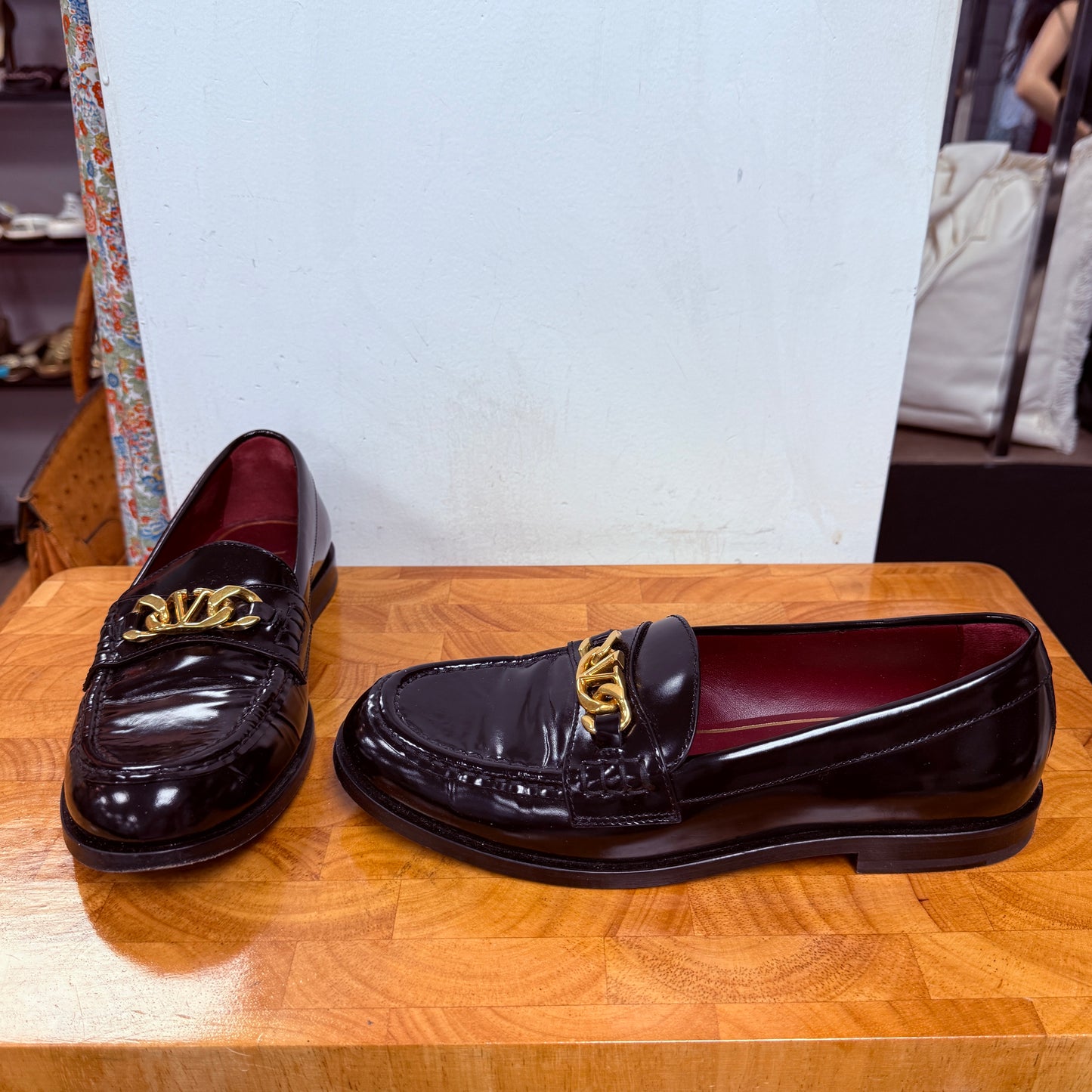 VALENTINO GARAVANI Black Leather Loafer Flats Size 37.5 (US 7/7.5)