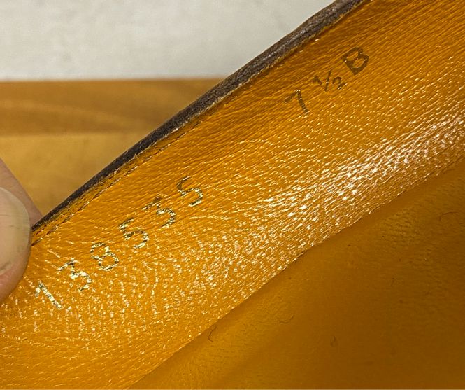 Gucci Marigold Pebbled Leather Horsebit Heels Size 7.5