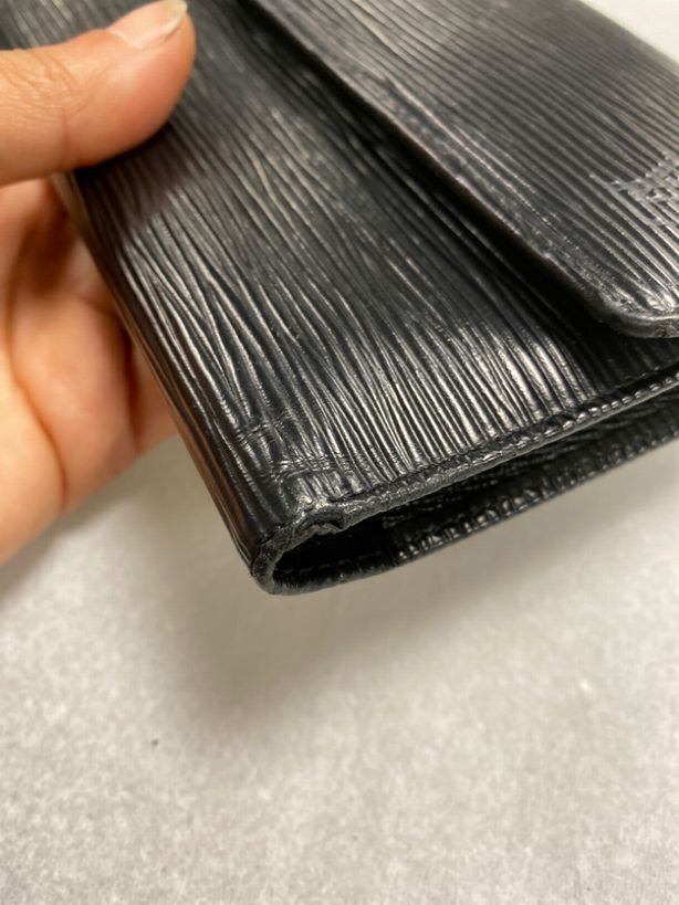 Vintage Louis Vuitton Black Epi Sarah Wallet