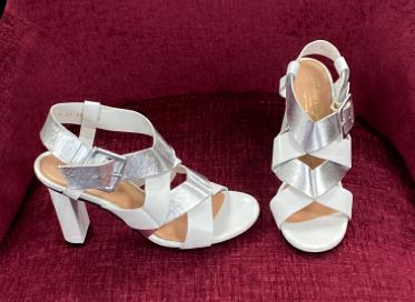 UNUSED Robert Clergerie White Sandals Size 9