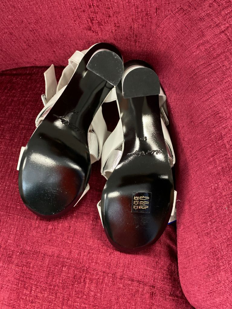 UNUSED Robert Clergerie White Sandals Size 9