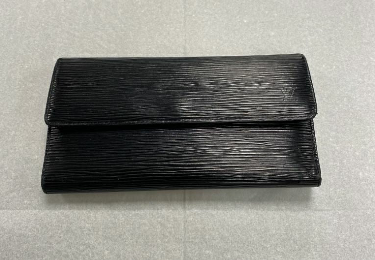 Vintage Louis Vuitton Black Epi Sarah Wallet