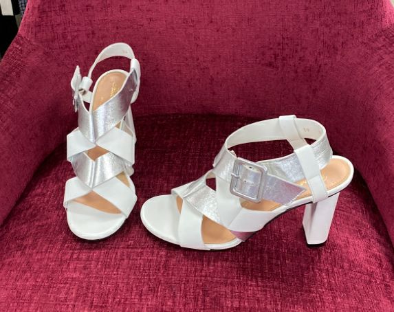 UNUSED Robert Clergerie White Sandals Size 9