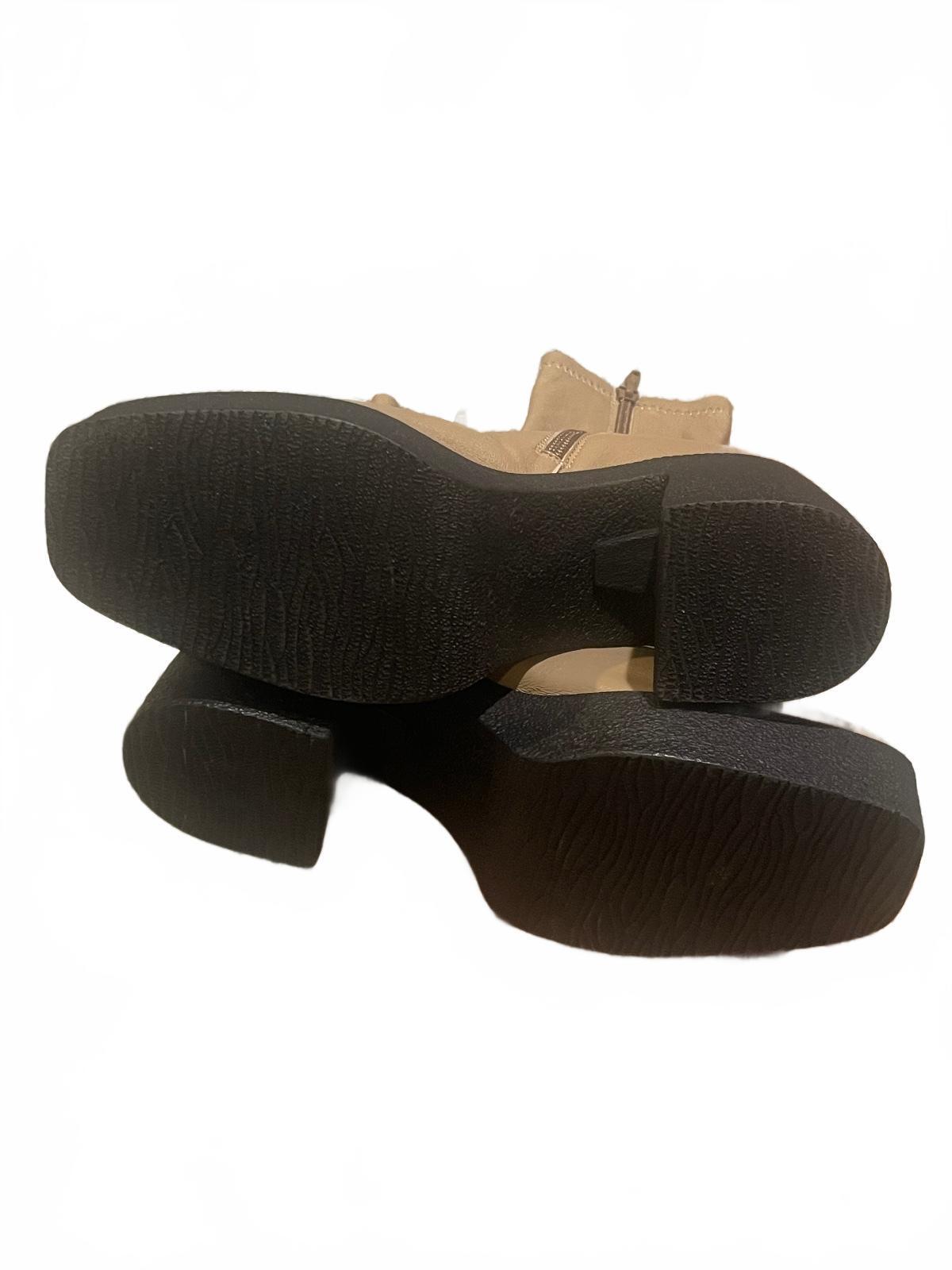 Akaada Booties
