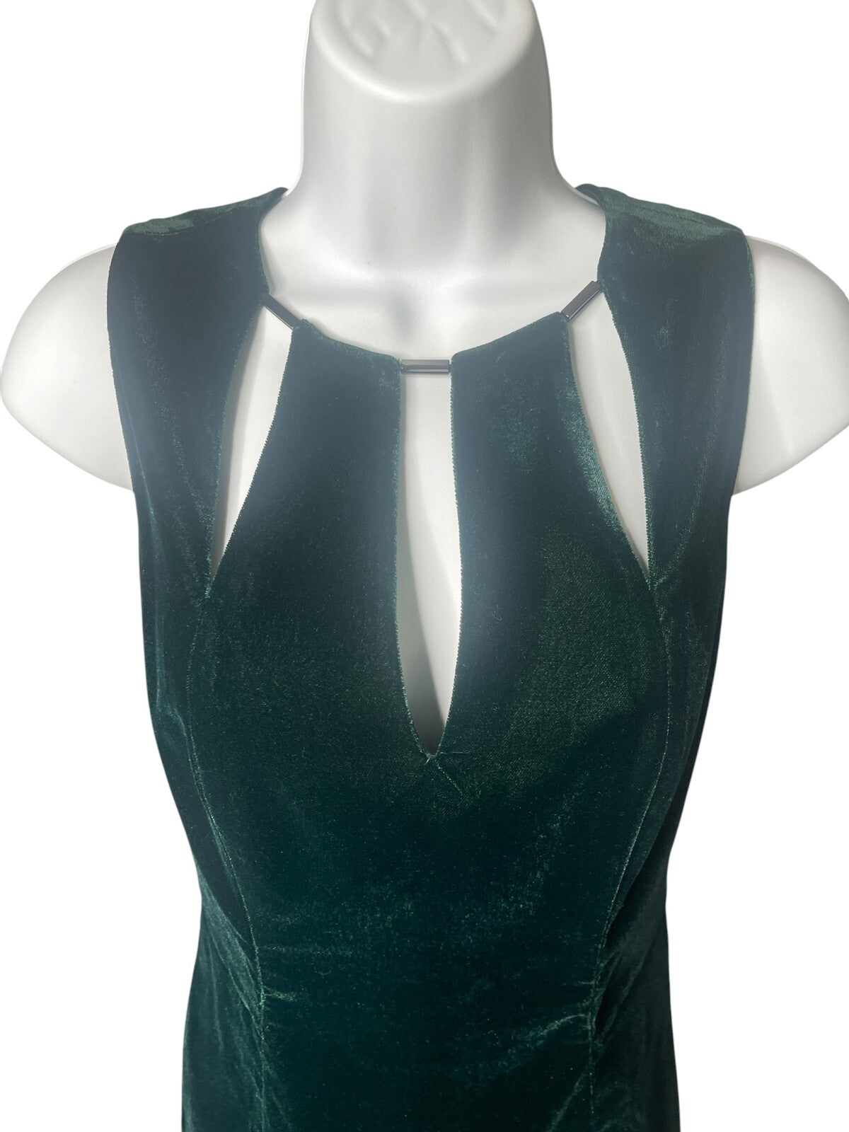 Elie Tahari Jemra Sleeveless Velvet Sheath Dress