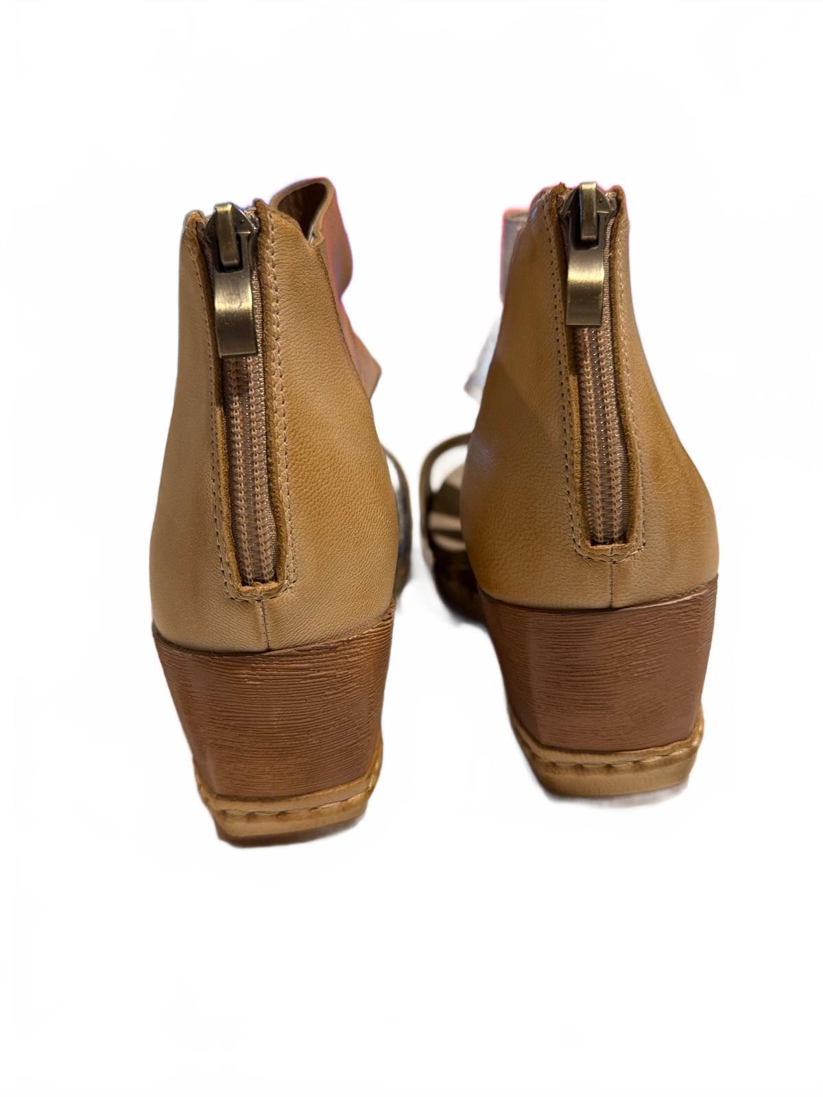 NWOB Antelope Davi Wedge Sandals