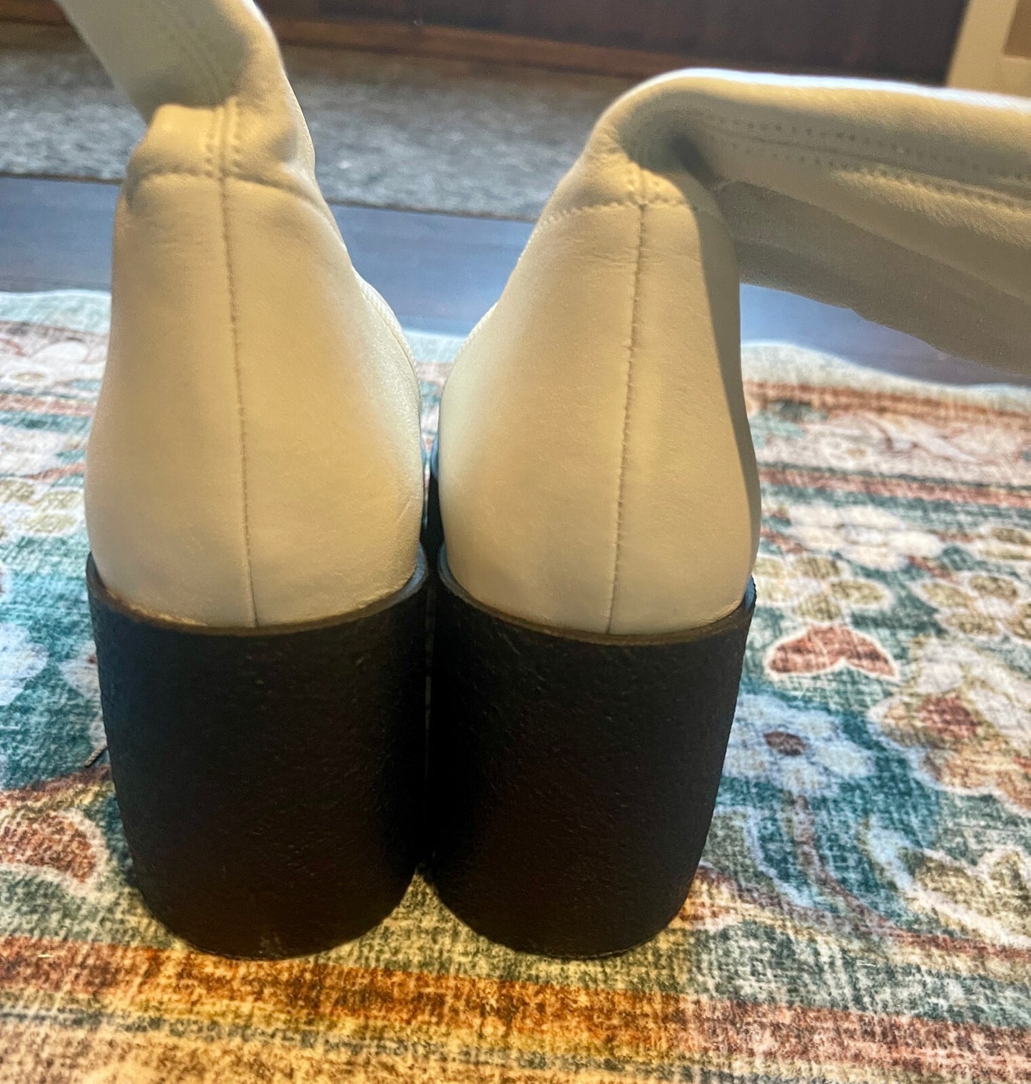 Akaada Booties