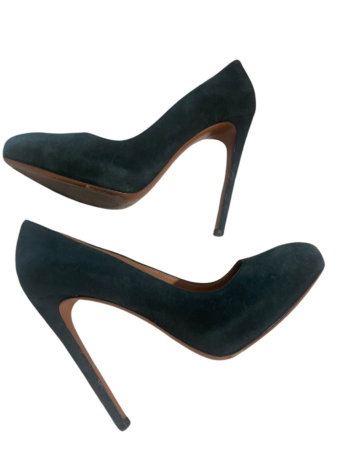 Classic Alaïa suede pumps