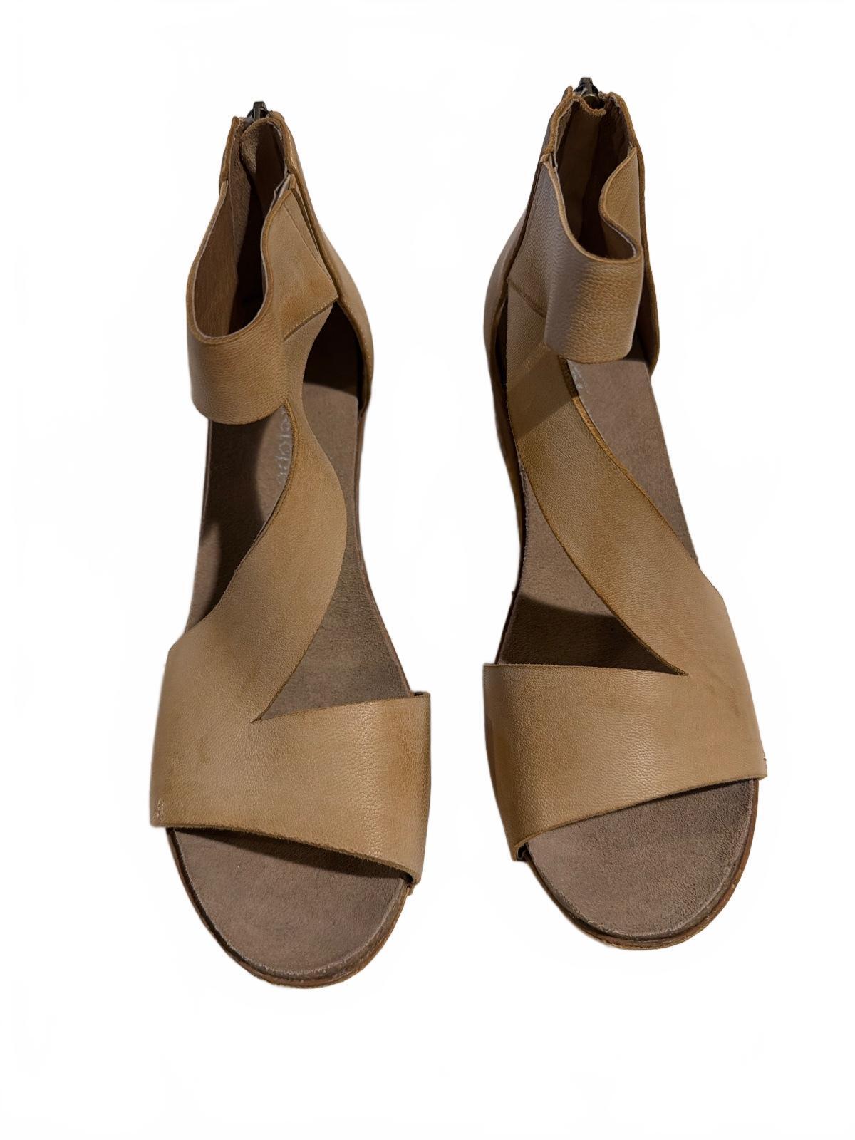 NWOB Antelope Davi Wedge Sandals