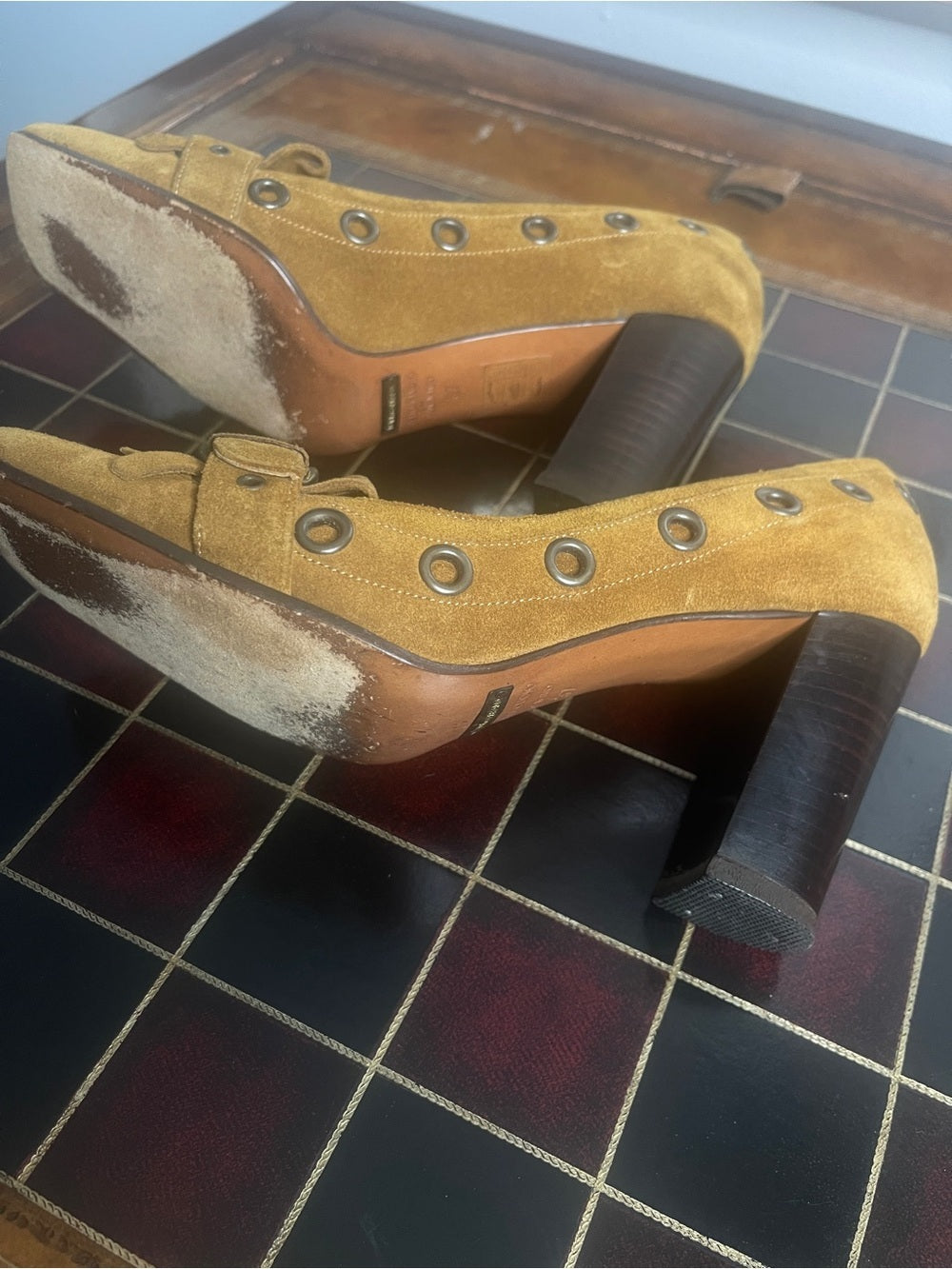 Dolce & Gabbana vintage suede pumps