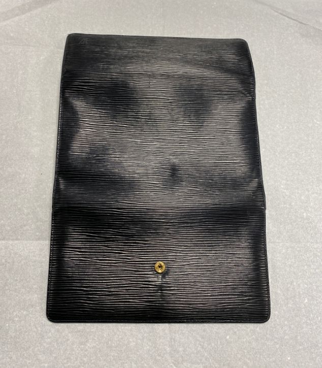 Preloved Louis Vuitton Black Epi Leather Sarah Wallet CA0975 052223 –  KimmieBBags LLC