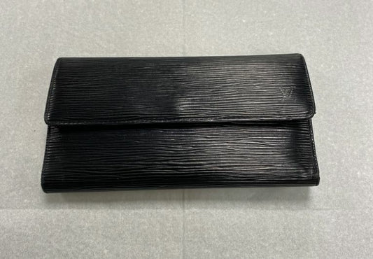 Vintage Louis Vuitton Black Epi Sarah Wallet